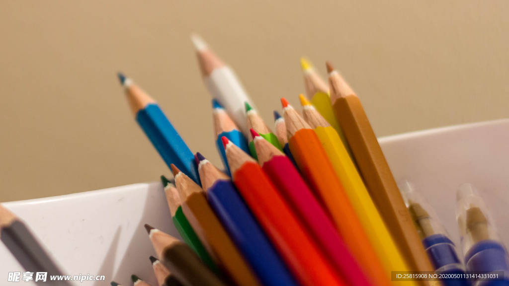 铅笔彩色铅笔图片