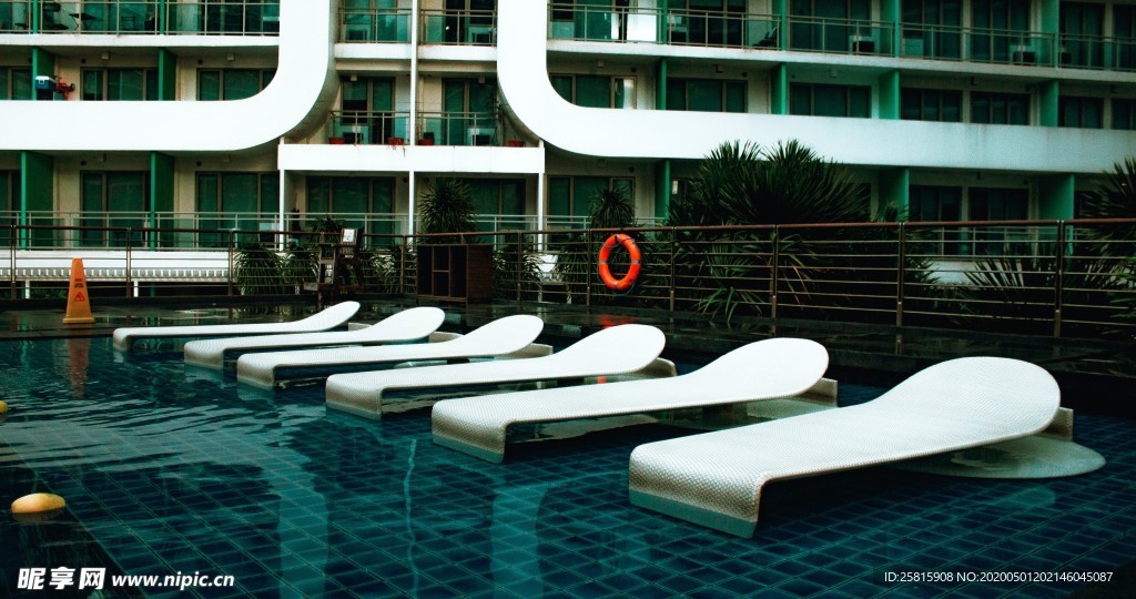 酒店游泳池图片