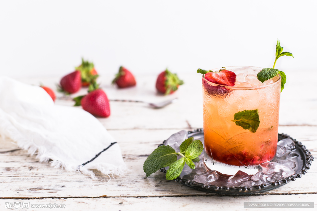 鸡尾酒果汁饮品图片