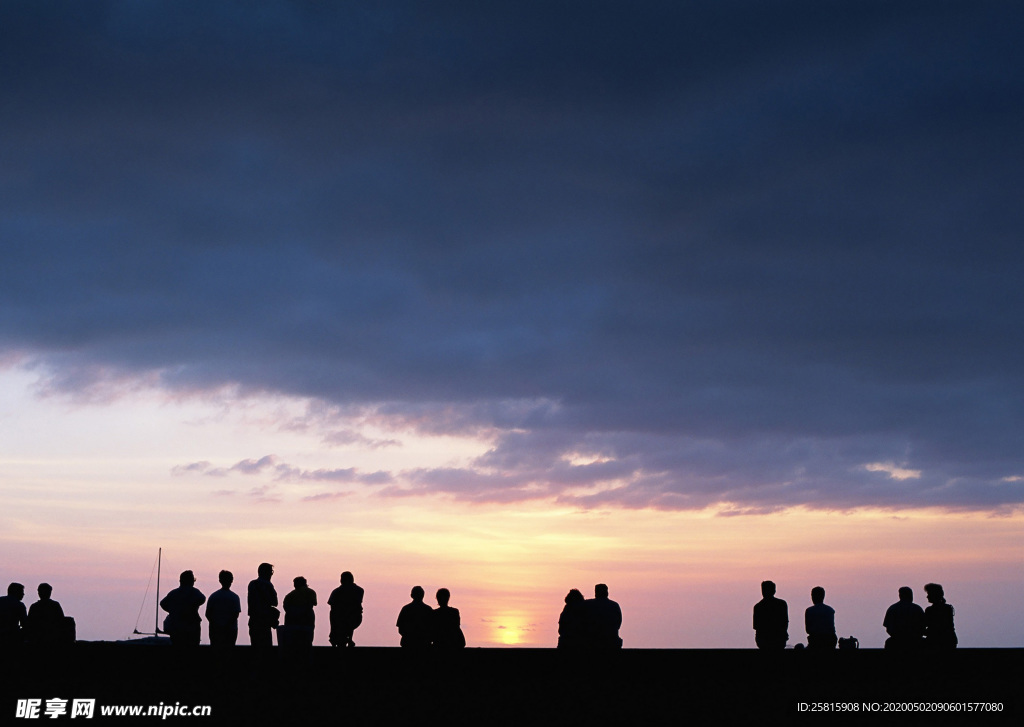 人物剪影轮廓摄影图片