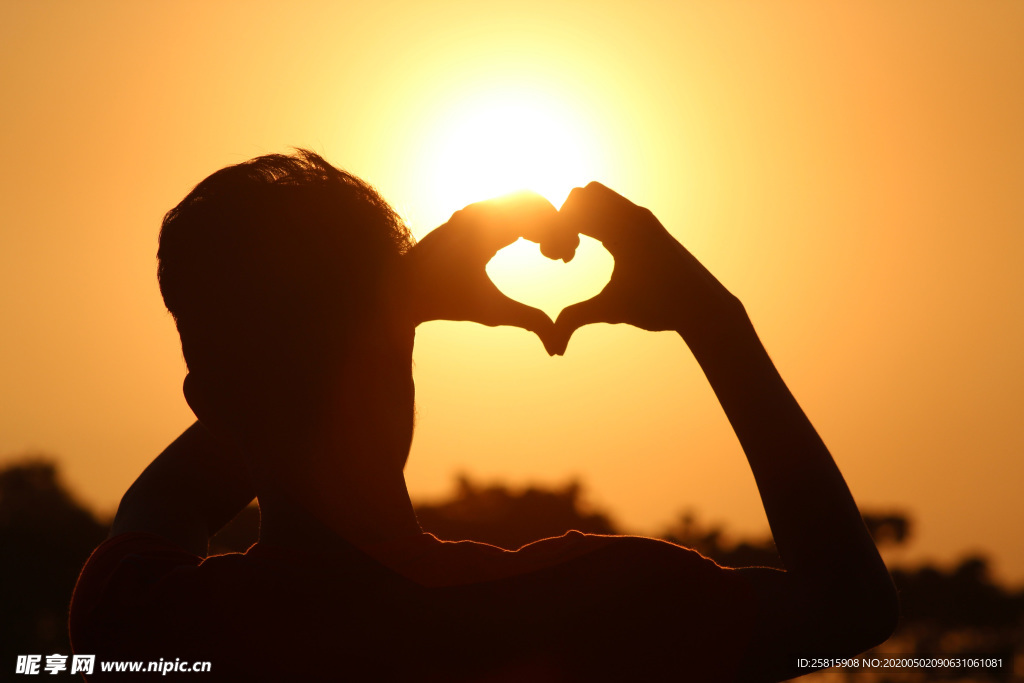 人物剪影轮廓摄影图片