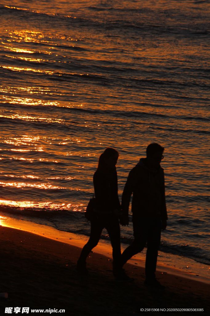 人物剪影轮廓摄影图片