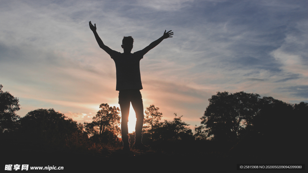人物剪影轮廓摄影图片