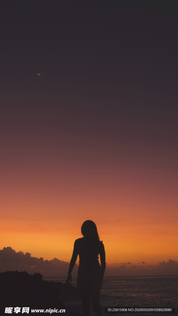 人物剪影轮廓摄影图片