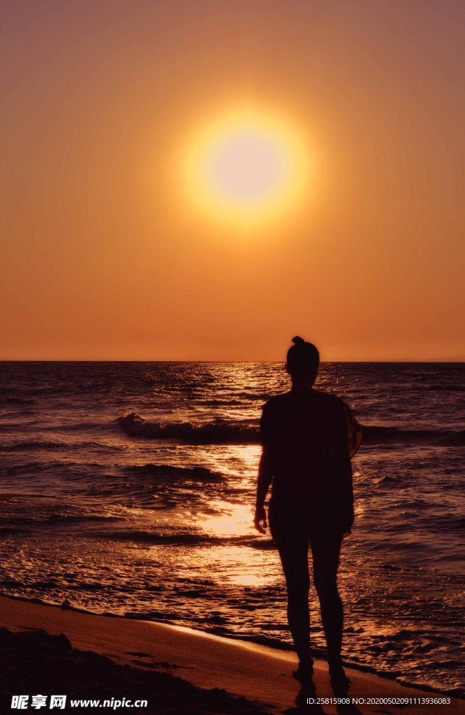 人物剪影轮廓摄影图片