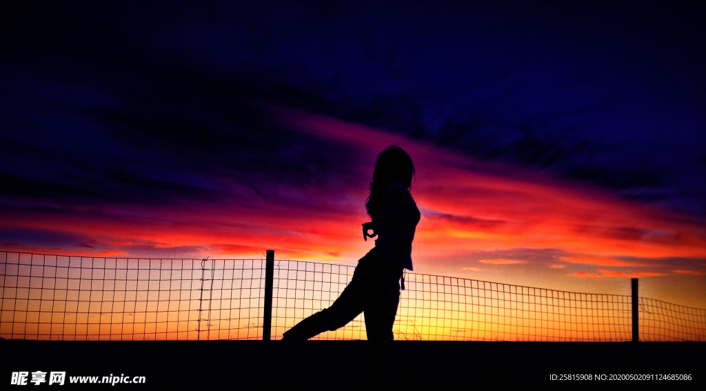 人物剪影轮廓摄影图片