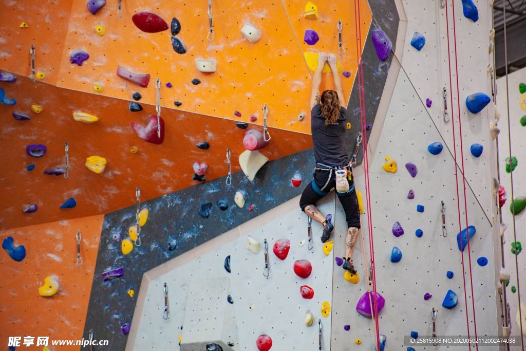 攀岩攀登运动健身图片