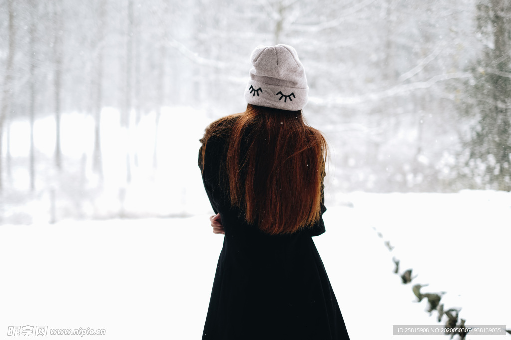 女生背影轮廓图片