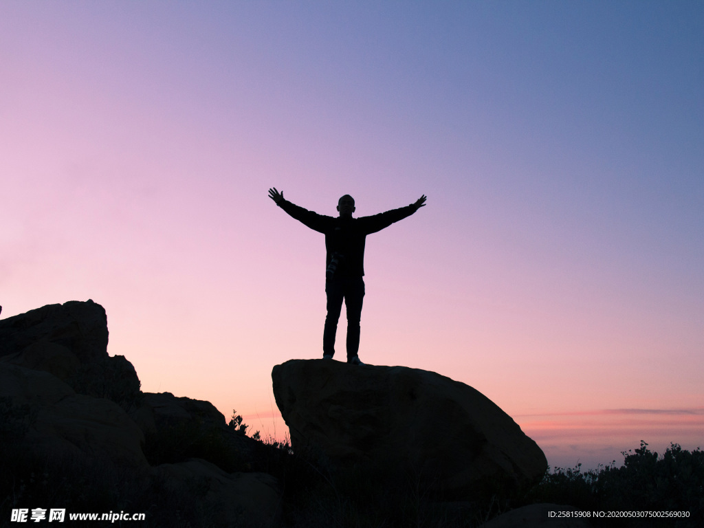 人物剪影轮廓摄影图片