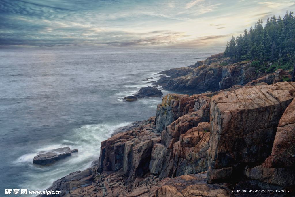 海岸悬崖峭壁图片