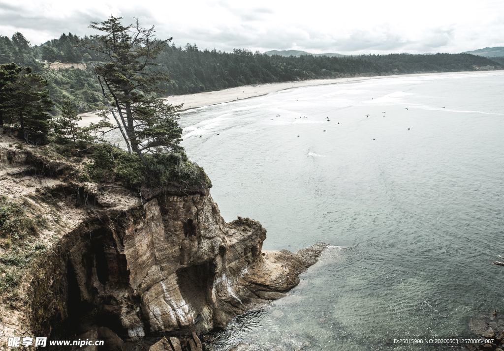 海岸悬崖峭壁图片