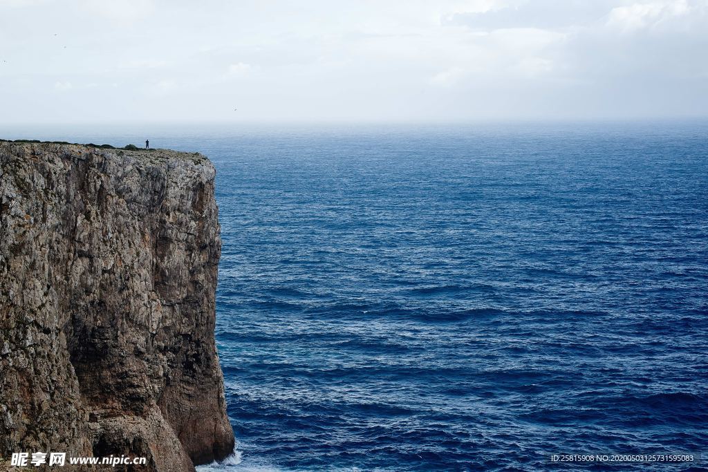 海岸悬崖峭壁图片