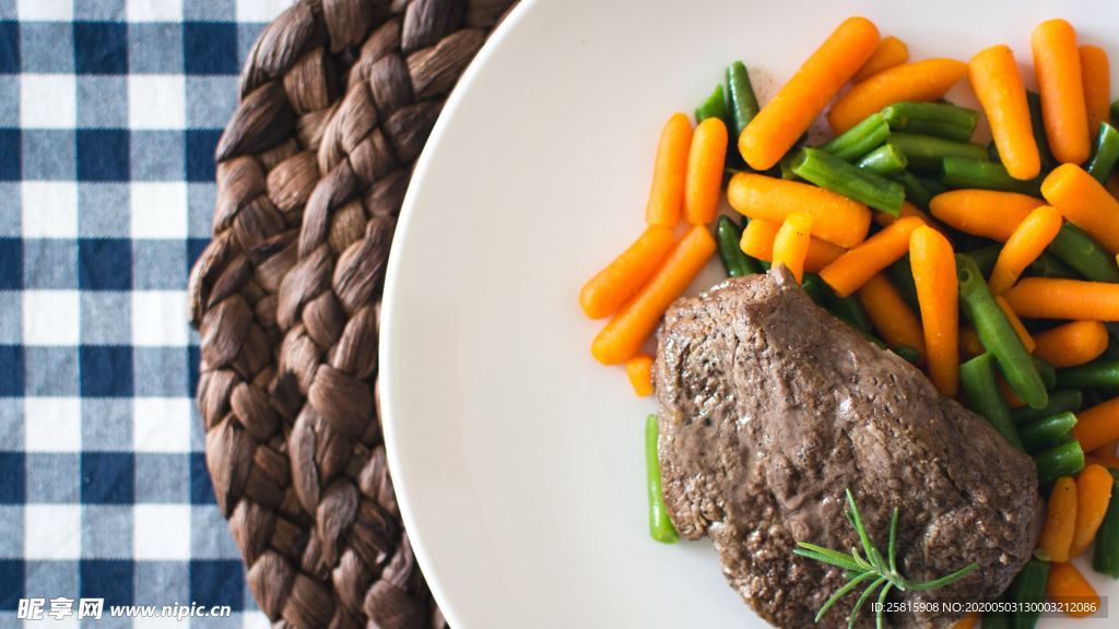 牛排精致美味图片