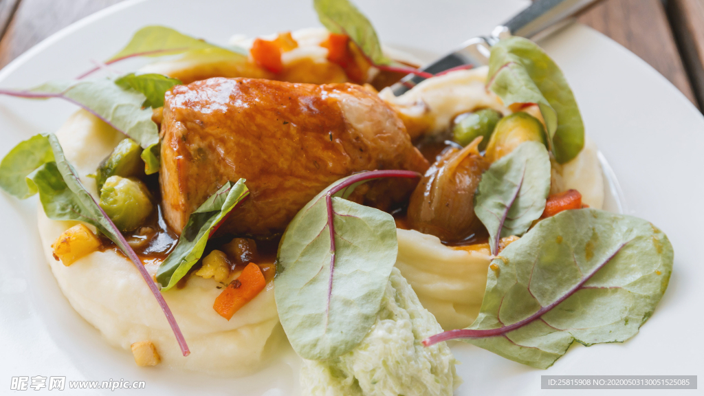 牛排精致美味图片