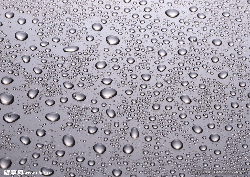 金属上的水珠图片