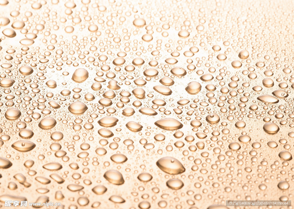 金属上的水珠图片