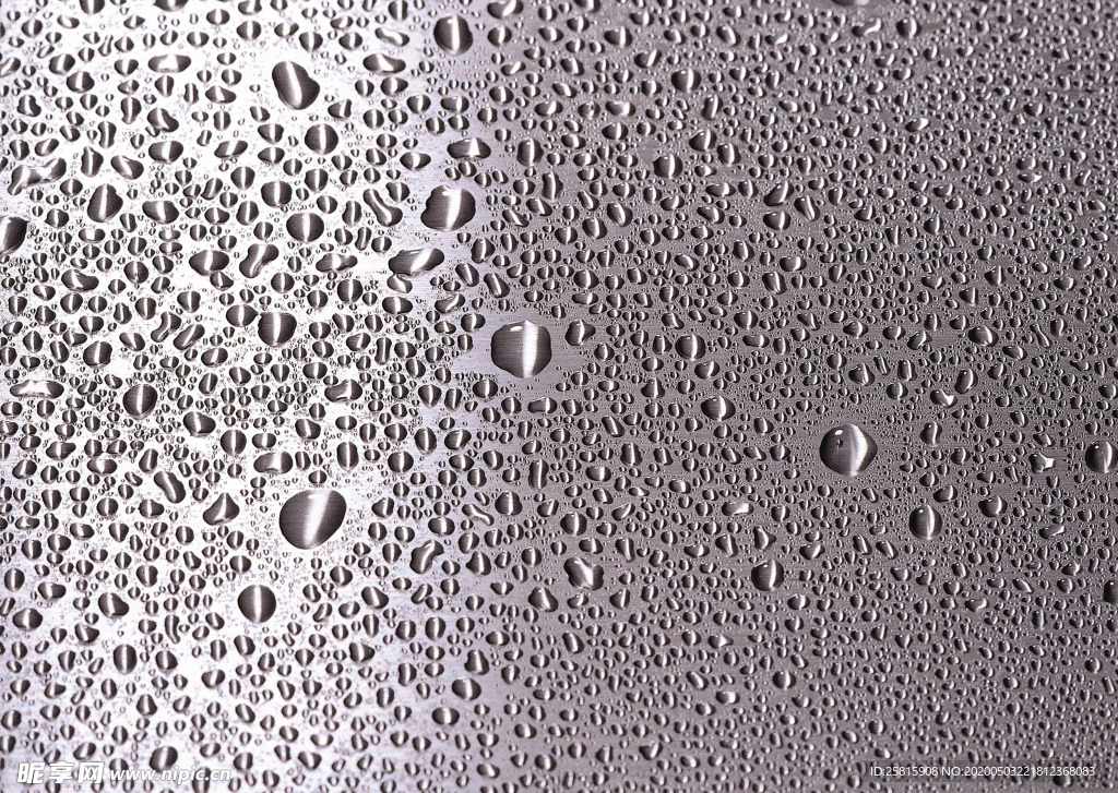 金属上的水珠图片
