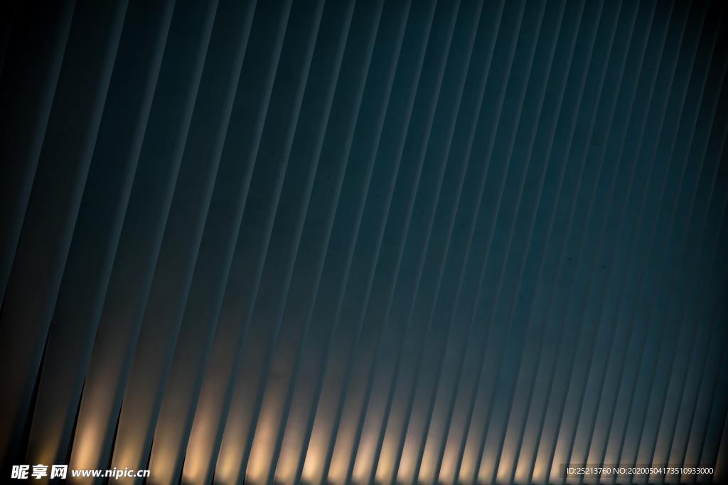 桥上建筑灯光重复光影背景图