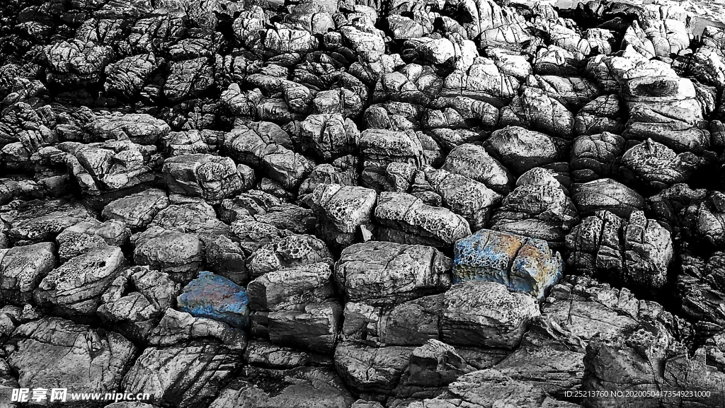 岸边石头背景图