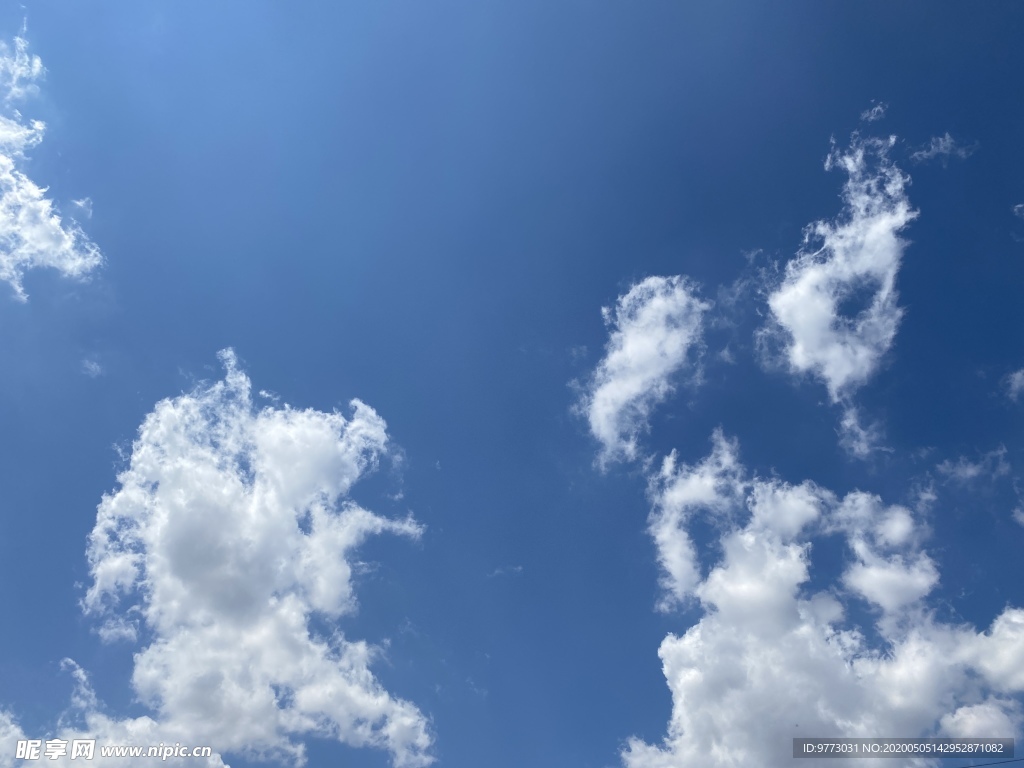 蓝天白云