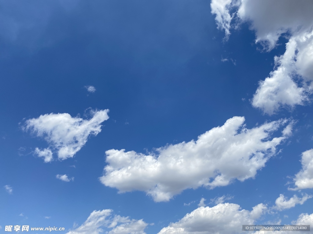 蓝天白云