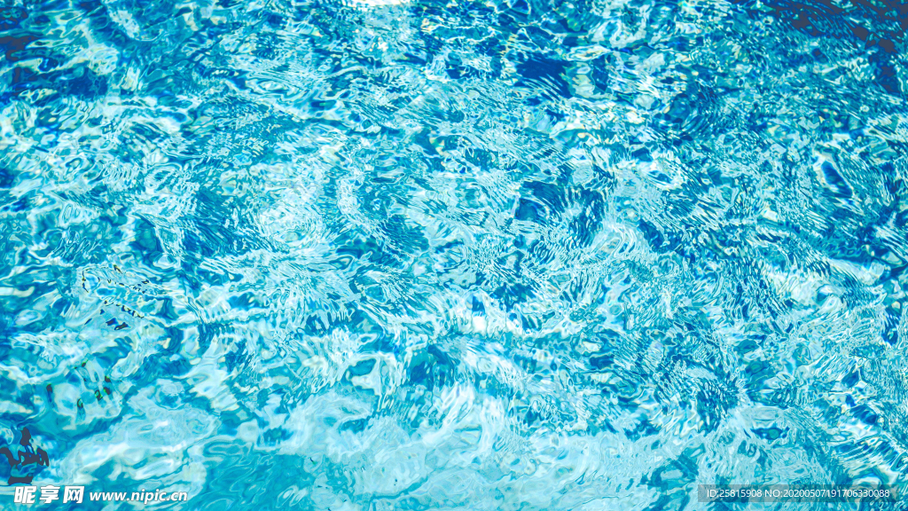 波光粼粼的水面图片