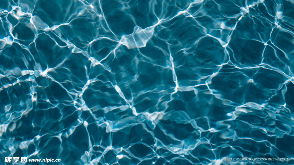 波光粼粼的水面图片