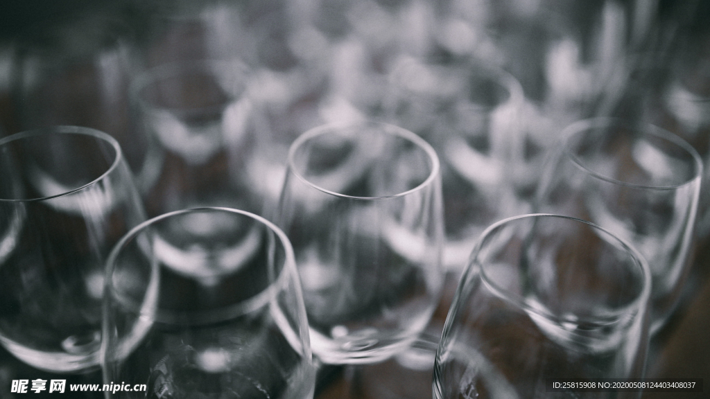 高脚杯红酒杯图片