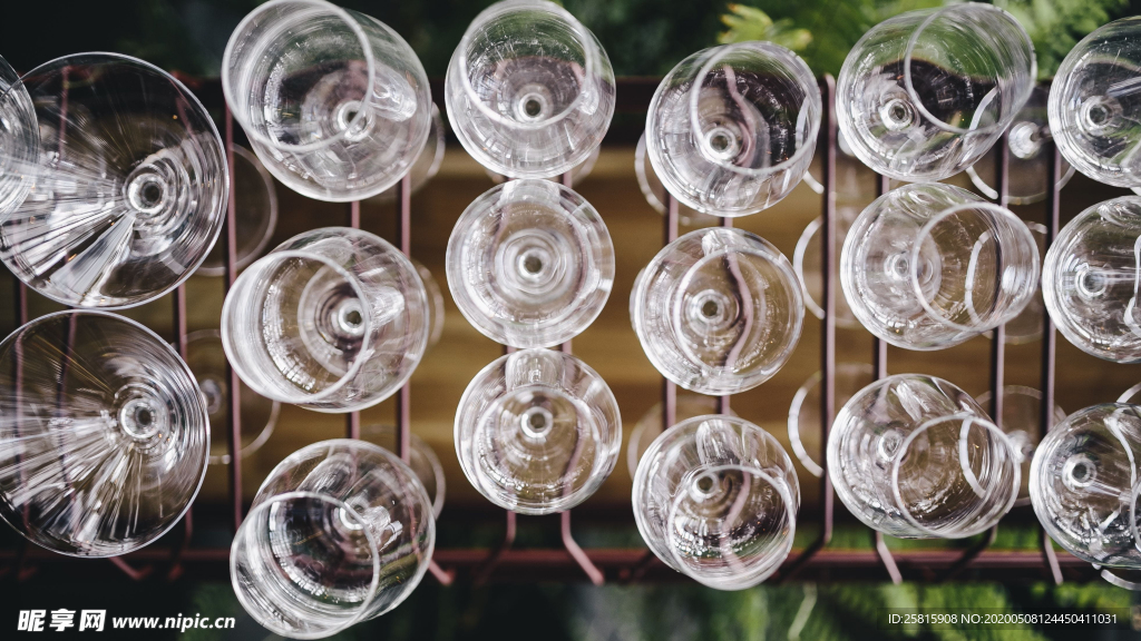 高脚杯红酒杯图片