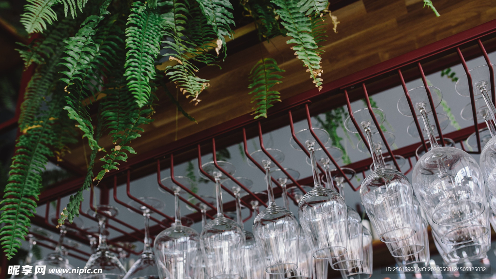 高脚杯红酒杯图片