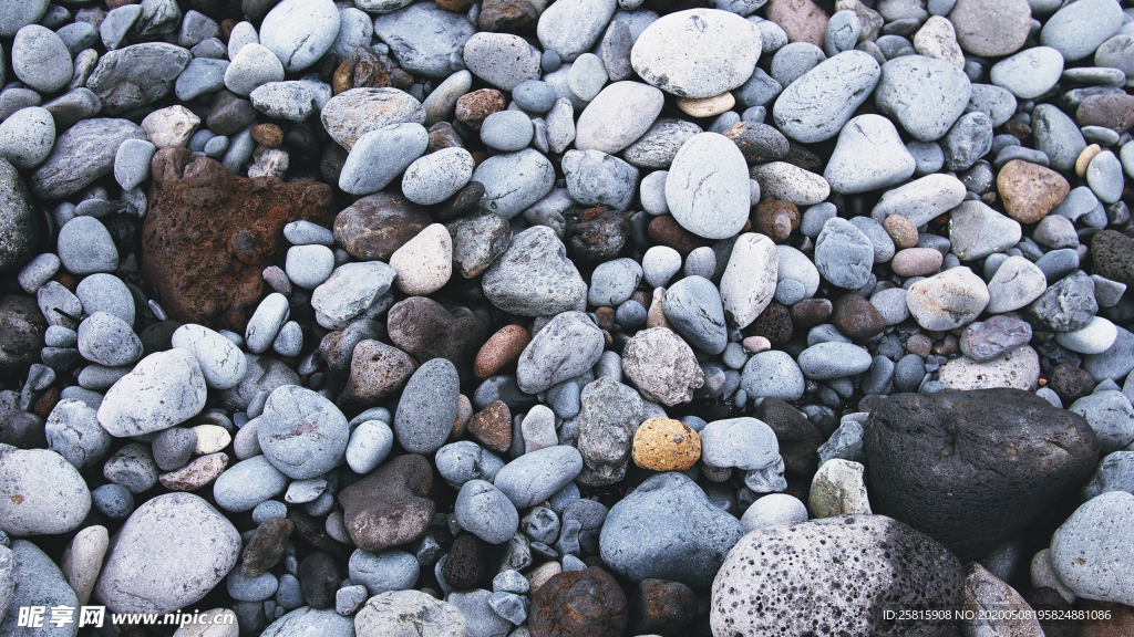 鹅卵石砂石图片