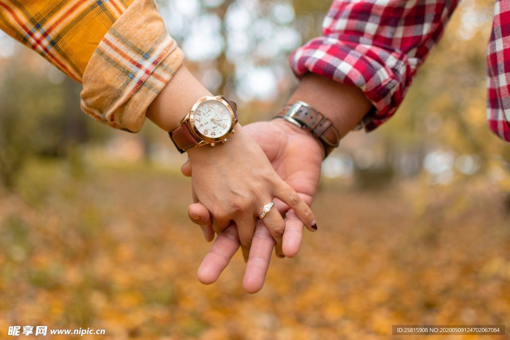 牵手握手拉手情侣图片