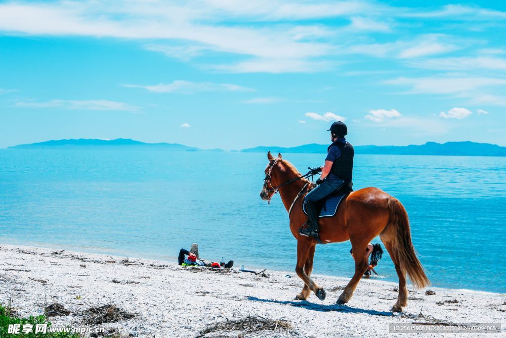 骑马运动图片