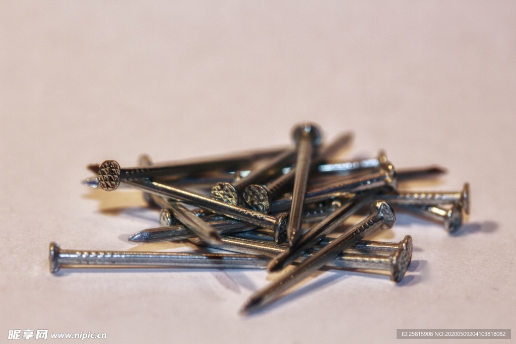 钉子铁钉图片