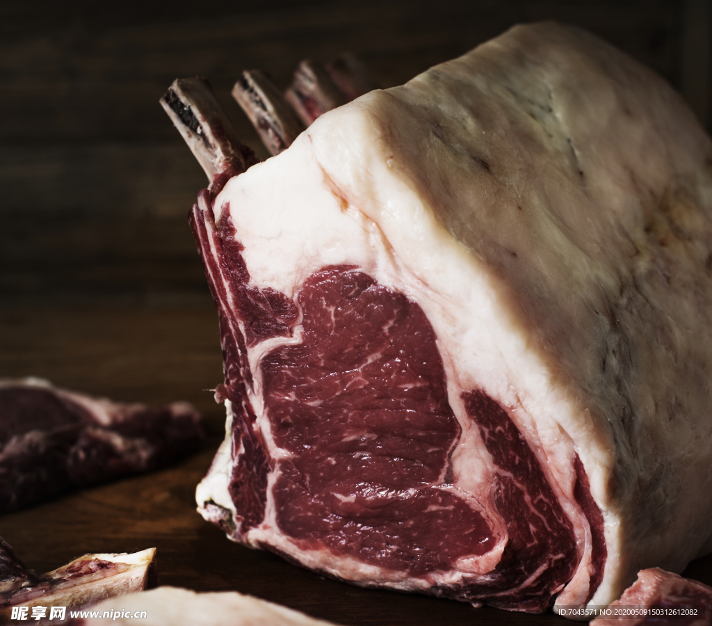 摄影食谱创意上的战斧牛排