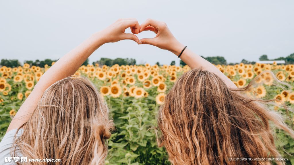 比心爱心手势图片