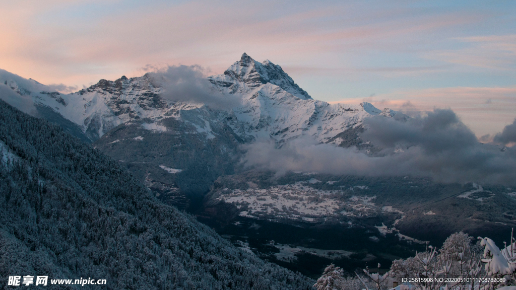 雪山冰川积雪图片