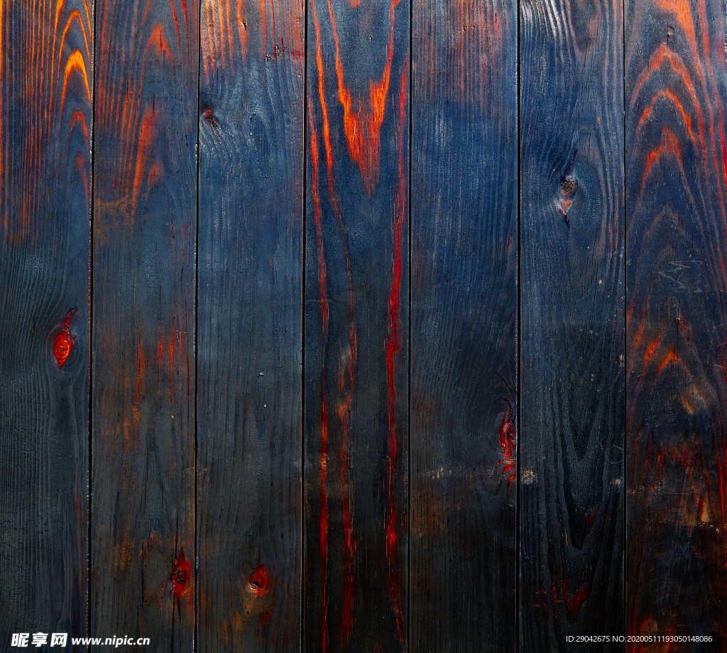 有红色纹理的蓝色木板