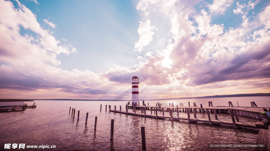 灯塔海上指示图片