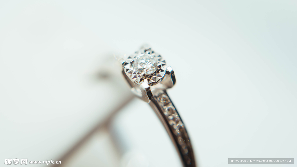 戒指钻戒图片
