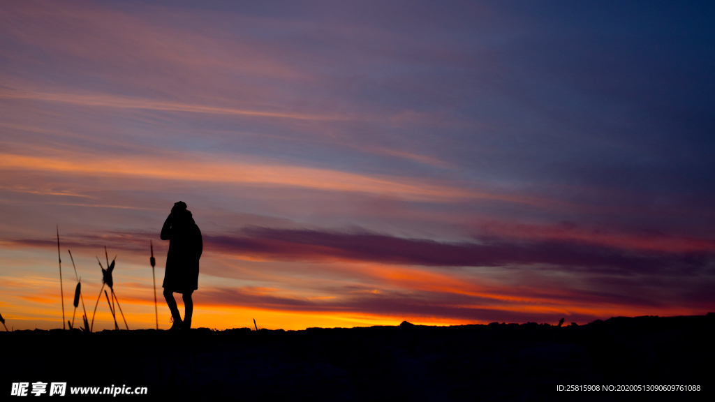 人物剪影背影图片