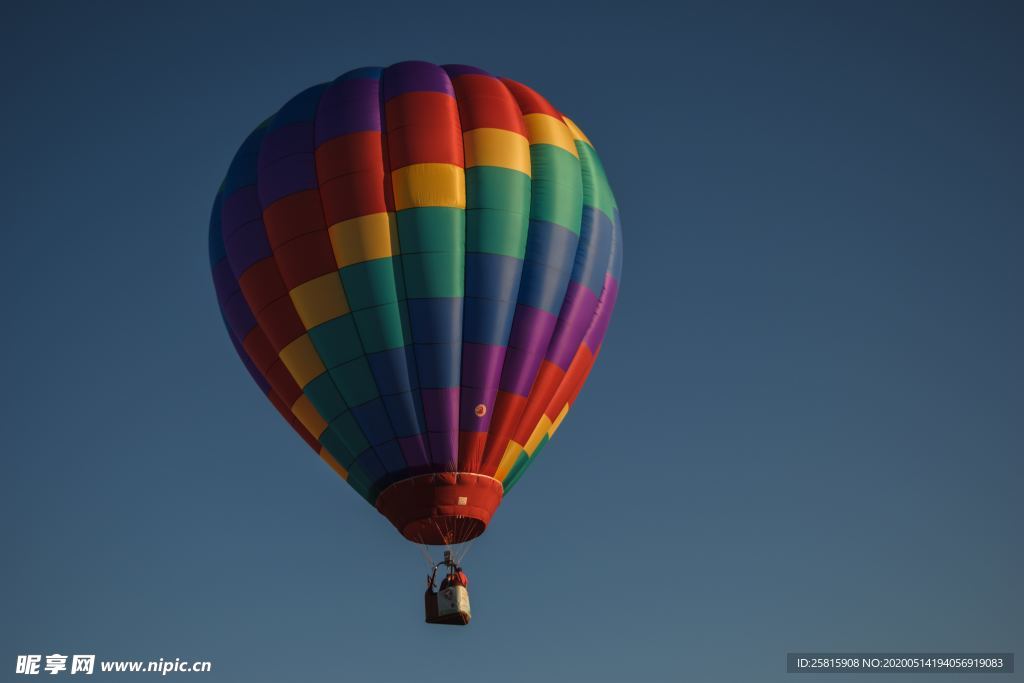 热气球缤纷绚丽图片