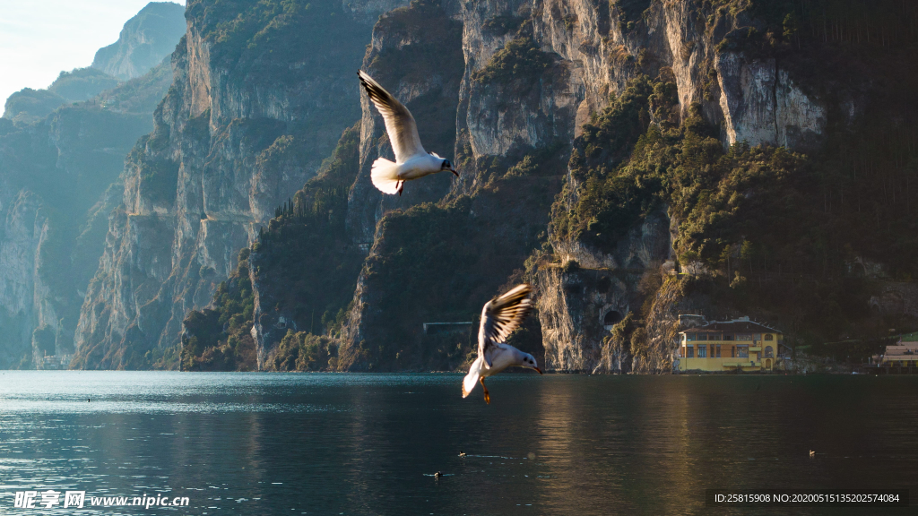 加尔达湖风景图片