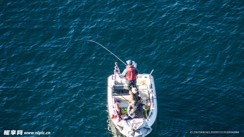加尔达湖风景图片