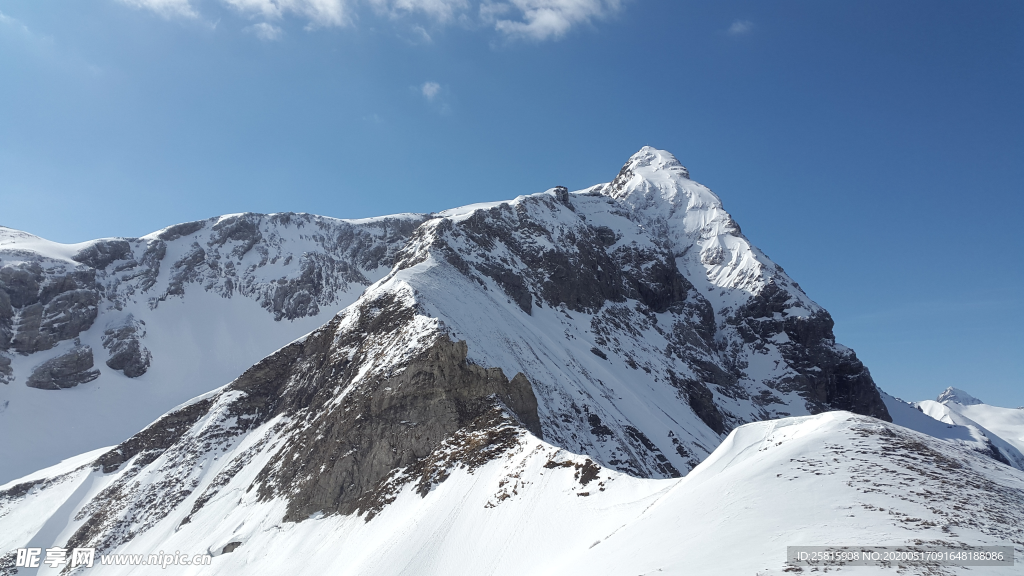 雪山积雪图片