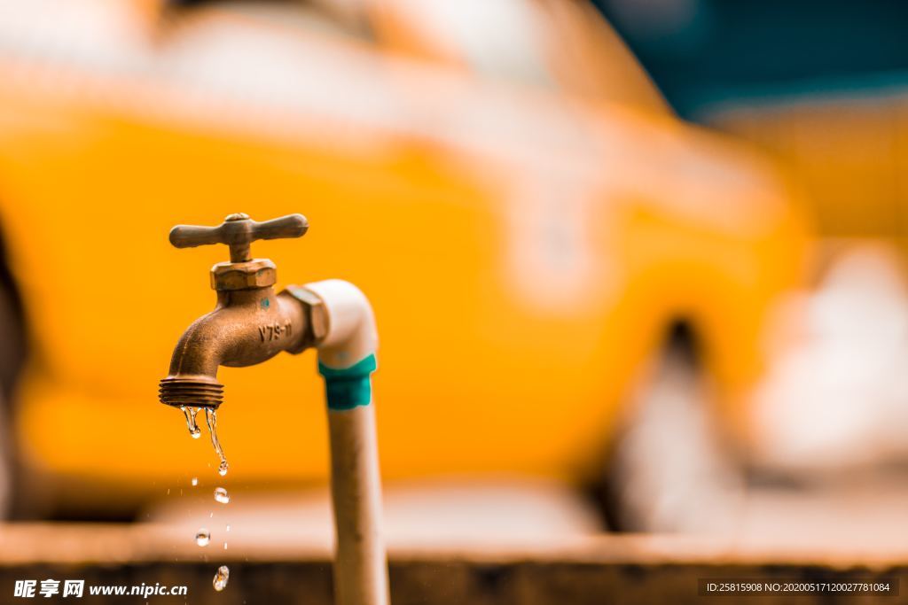 水龙头水管图片