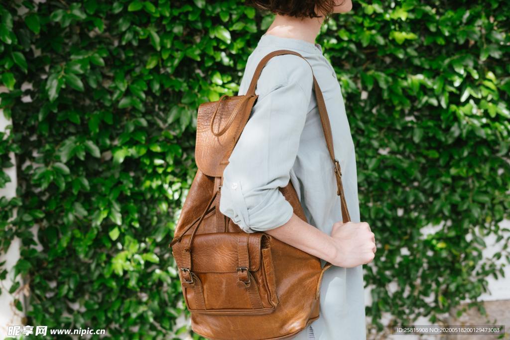 背影轮廓剪影图片