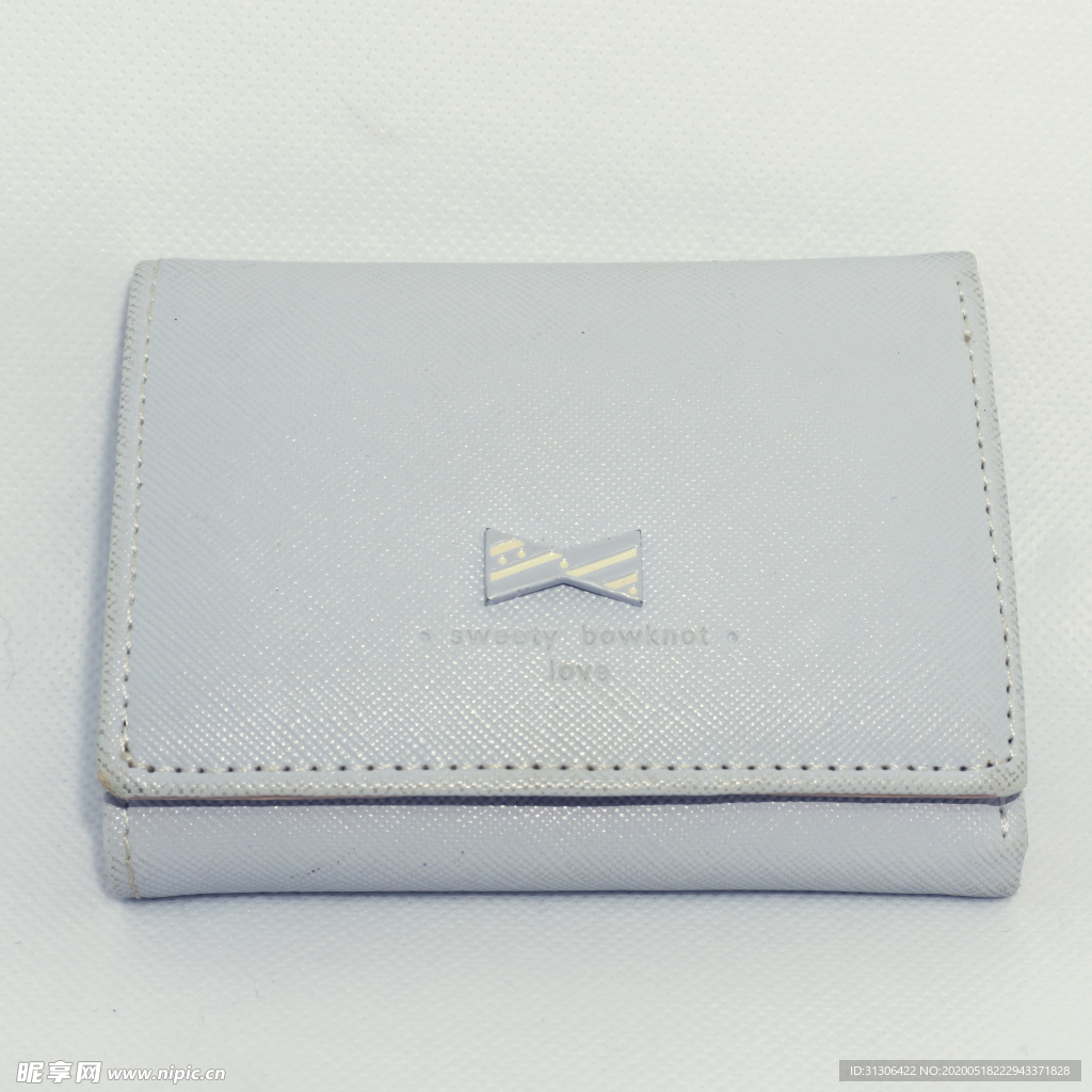 天蓝色蝴蝶结钱包