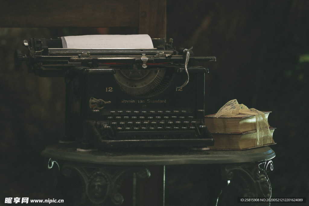 打字机特写图片