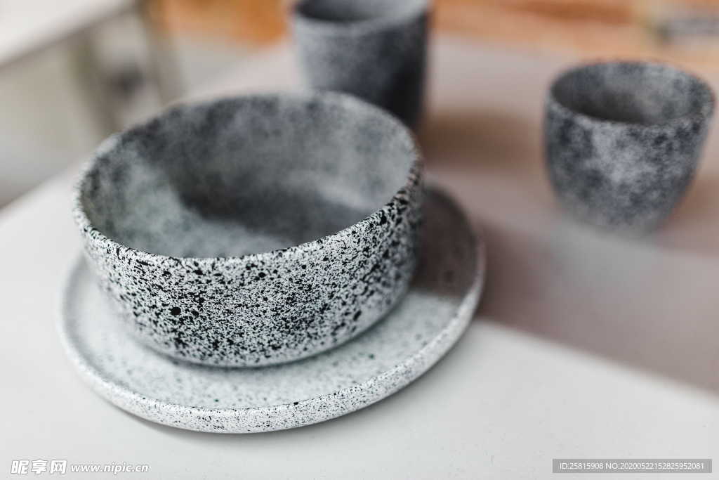 陶瓷餐具用品图片